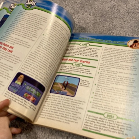 The Sims 2 PC Official Game Guide Book - Picture 4 of 7